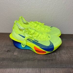 Nike Air Zoom Alphafly NEXT% 3 “Fast Pack”
- Size 6 Women.